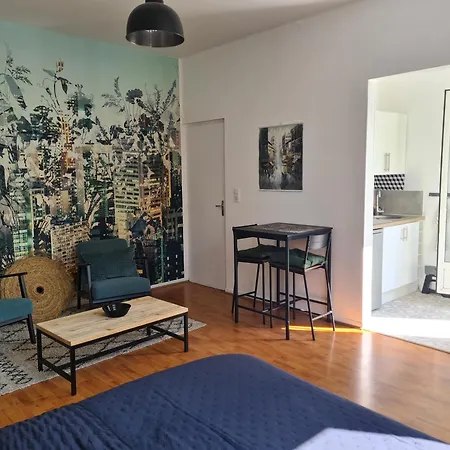 Avec Terrasse Et Place De Parking شقة *