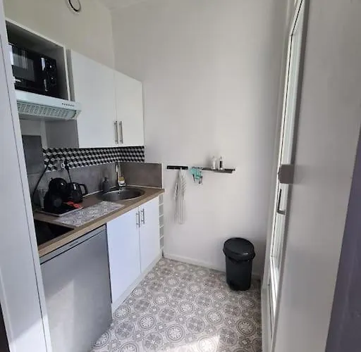 Avec Terrasse Et Place De Parking