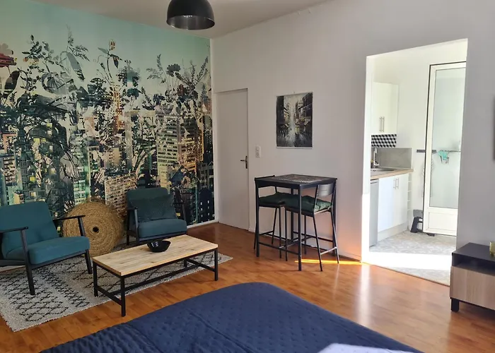 Avec Terrasse Et Place De Parking شقة *