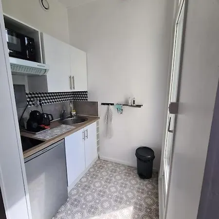 Avec Terrasse Et Place De Parking