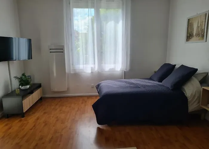 Avec Terrasse Et Place De Parking